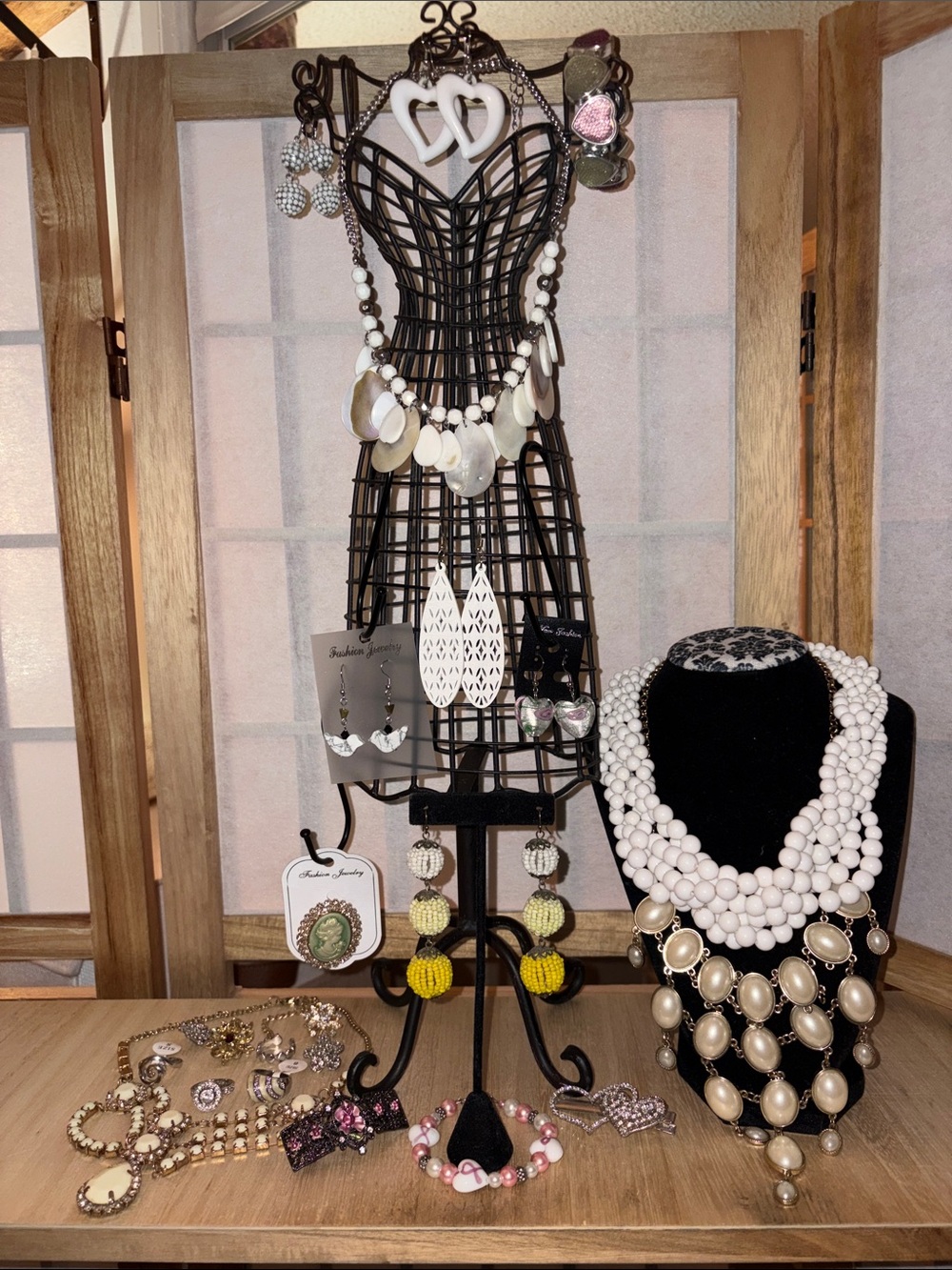 Mixed Costume Jewelry Lot 23 Pieces Vintage Modern Ring Size 6 Earrings & More
